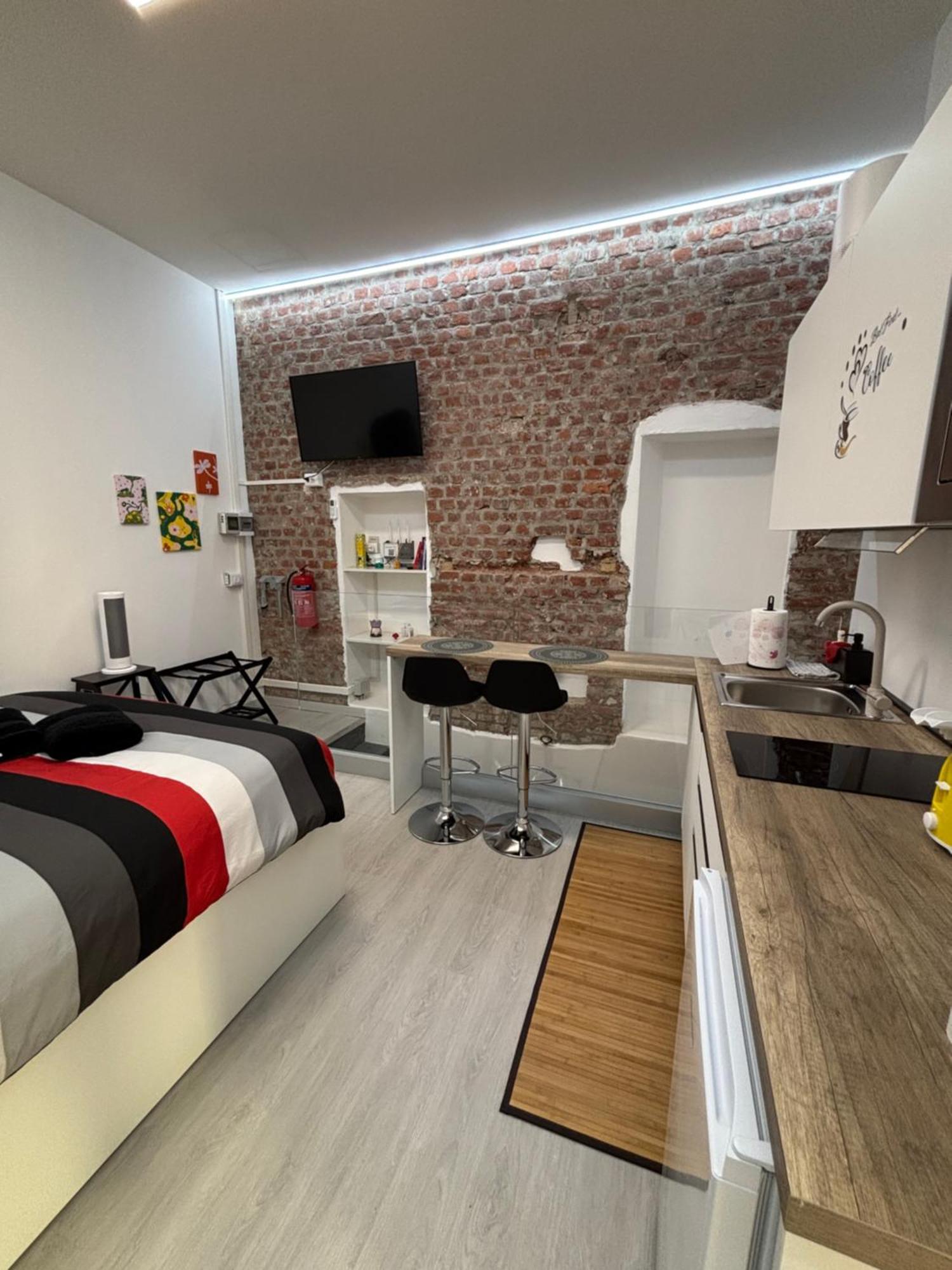 La Vecchia Milano-Les Nubles Vannucci - Il Ballatoio E Il Cortile Exterior foto