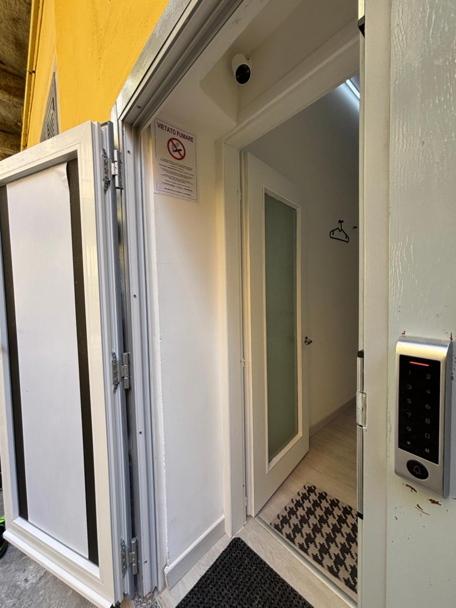 La Vecchia Milano-Les Nubles Vannucci - Il Ballatoio E Il Cortile Exterior foto